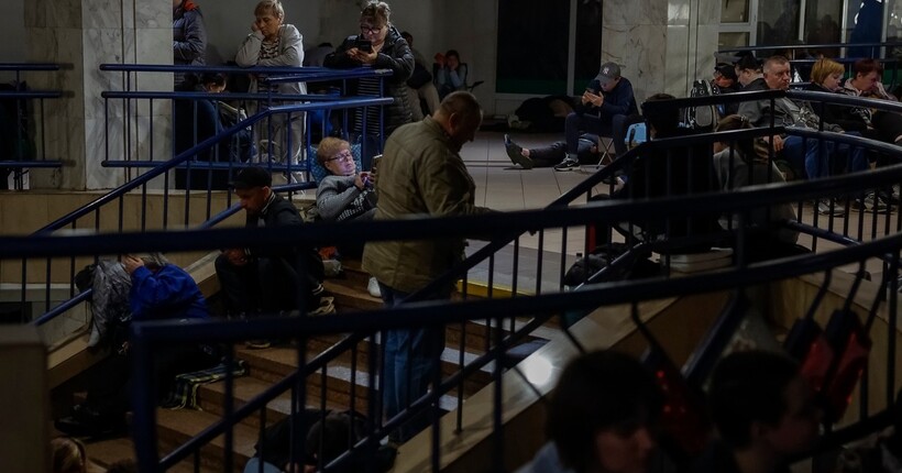 У КМДА розповіли, скільки людей знаходилось у метро за декілька днів російських атак: подробиці
